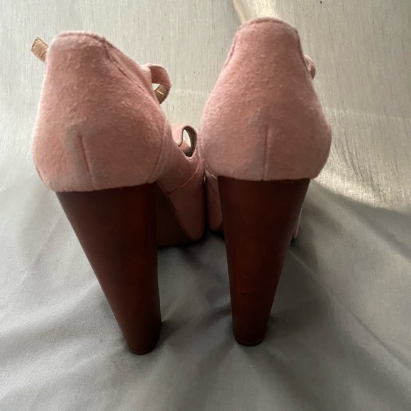 Jeffrey Campbell Foxy Wood Suede
Pink Heels Size 7 - Picture 13 of 13